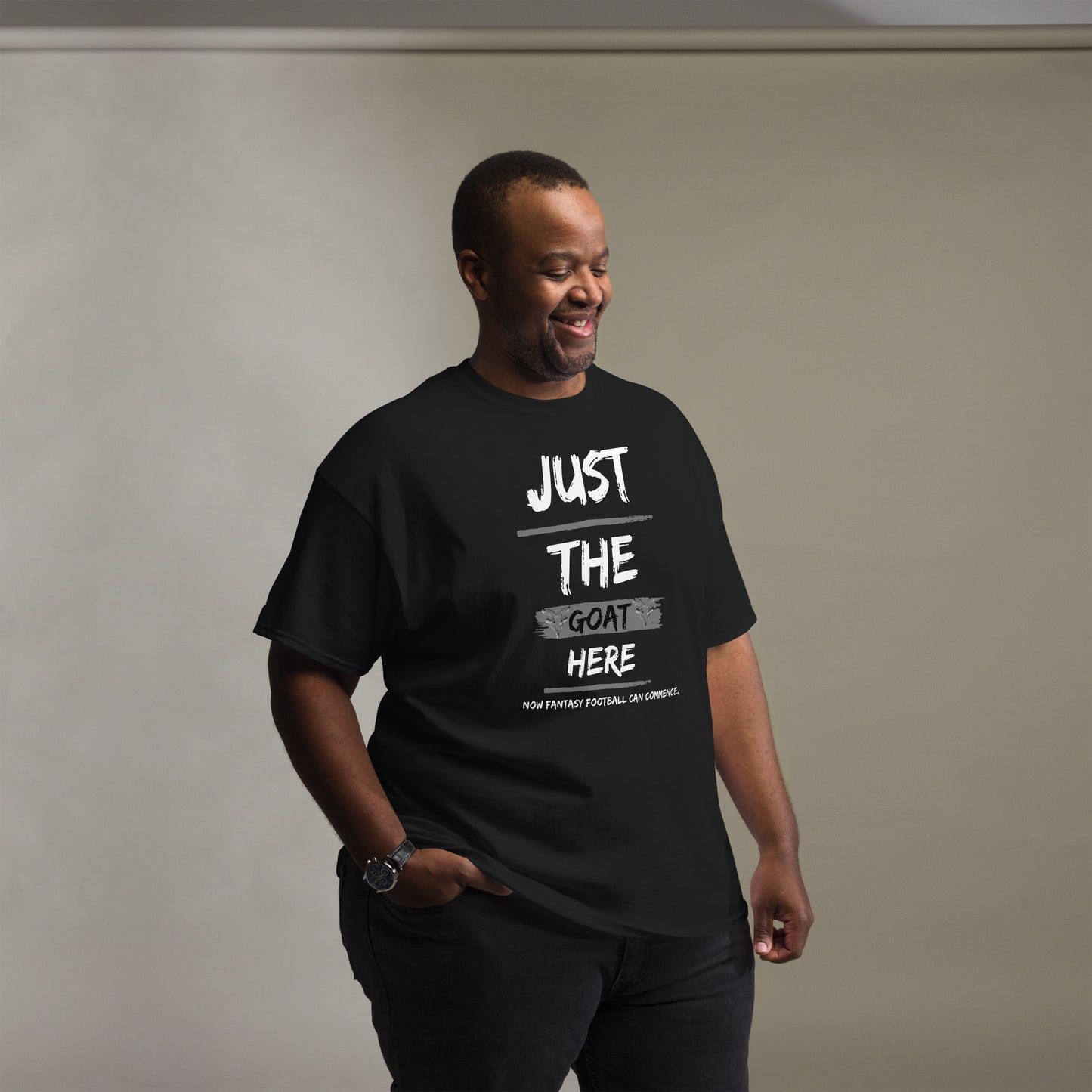 Sólo la cabra aquí camiseta de los hombres