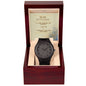 Reloj de madera con cuadro de mensaje de novio.