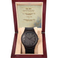 Reloj de madera con cuadro de mensaje de novio.