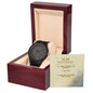 Reloj de madera con cuadro de mensaje de novio.