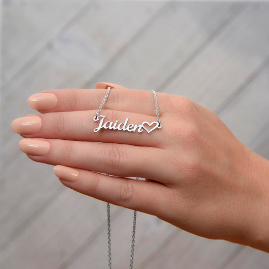 Collar con Nombre + Corazón (Sin MC)